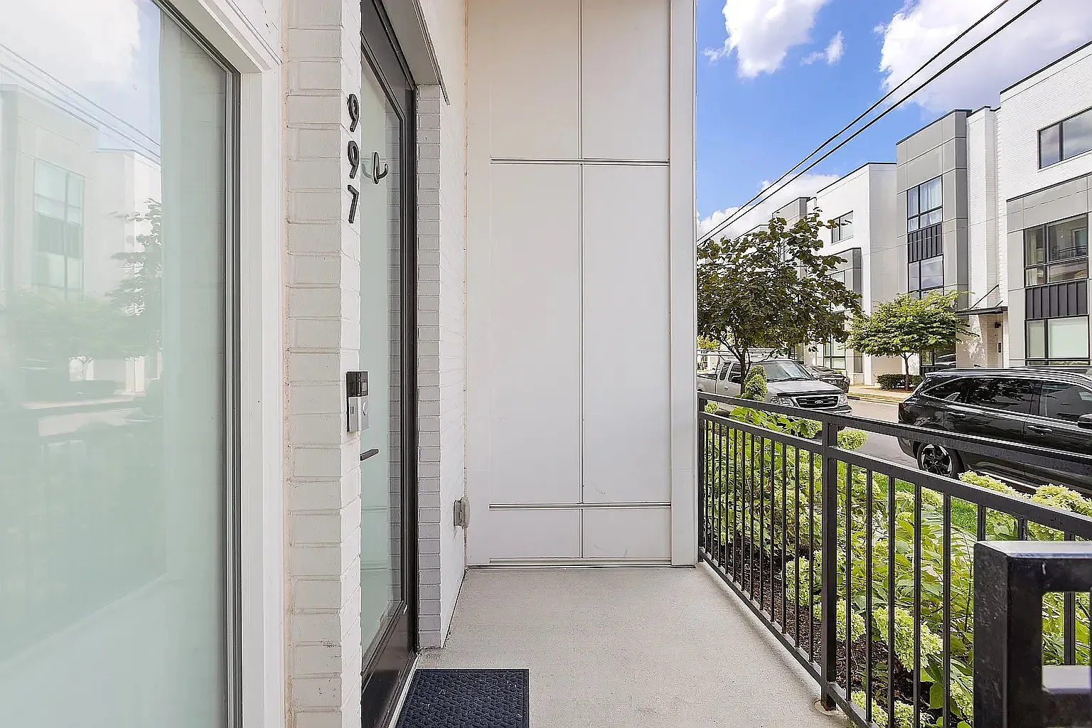 997 Scovel St — Photo 4