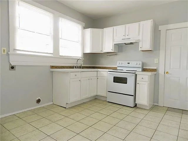 4033 Eagle St — Photo 8
