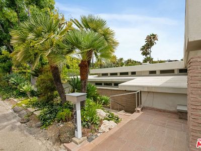1412 N Tigertail Rd, Los Angeles, CA, 90049