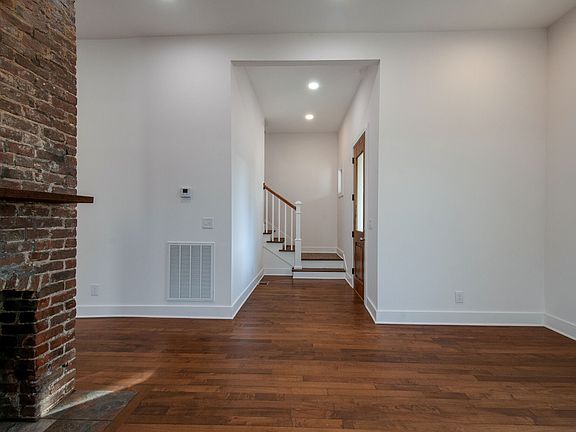 5th image of 209 Cleveland St