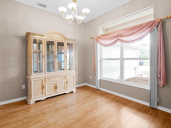 4th image of 3348 Meadowridge Dr
