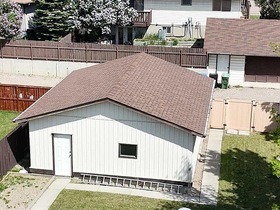 4th image of 340 SE Templeton Cir NE