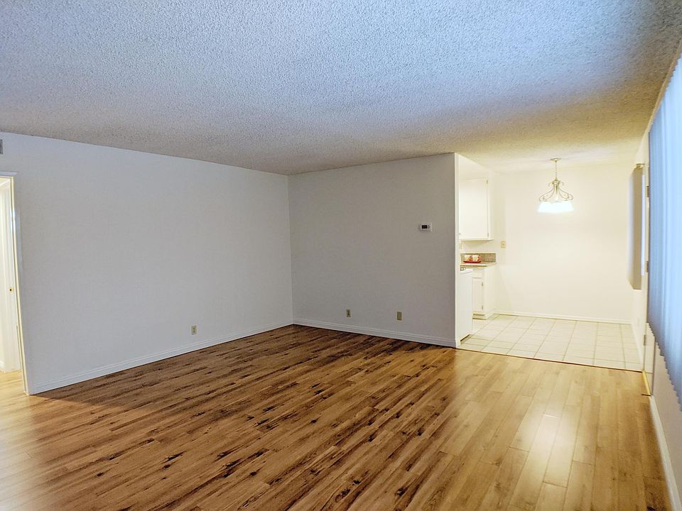 1st image of 266 S El Molino Ave APT 5