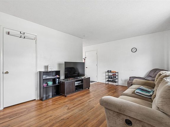 5th image of 925 Parkview Dr