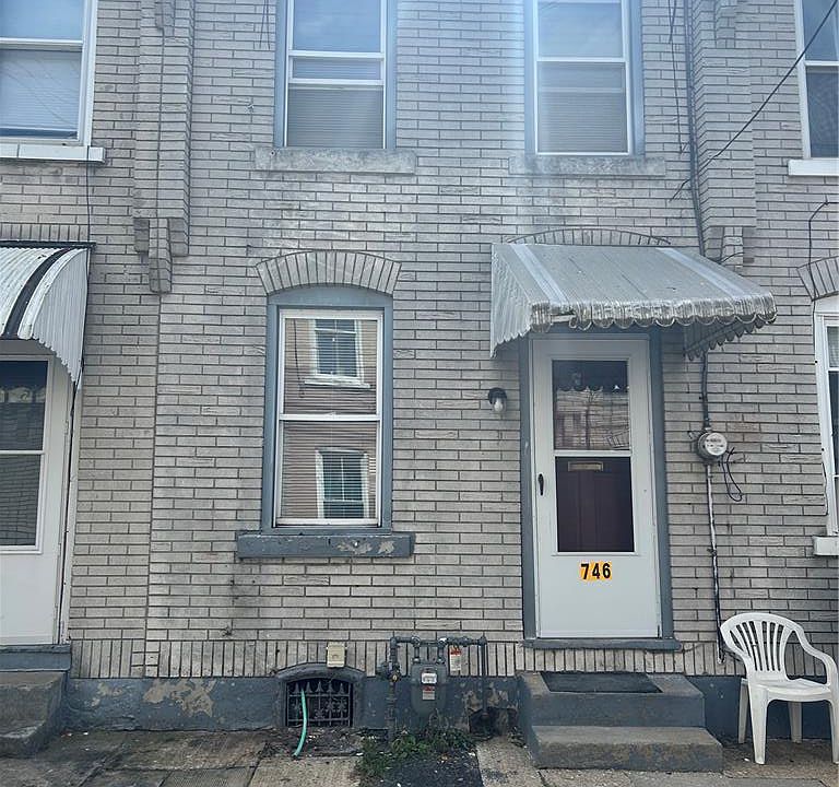 1st image of 746 Laufer St