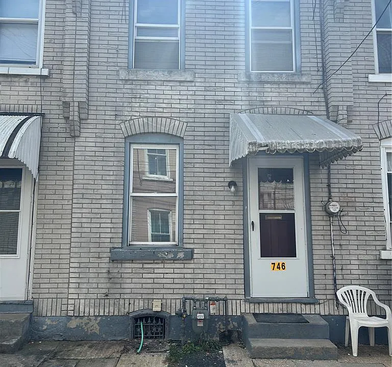 746 Laufer St