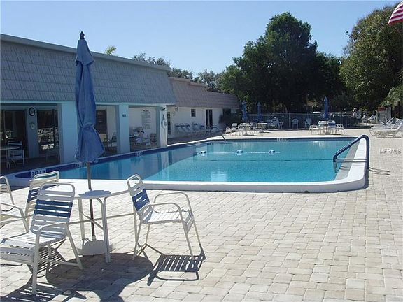 4th image of 5441 Riverbluff Cir #V-85