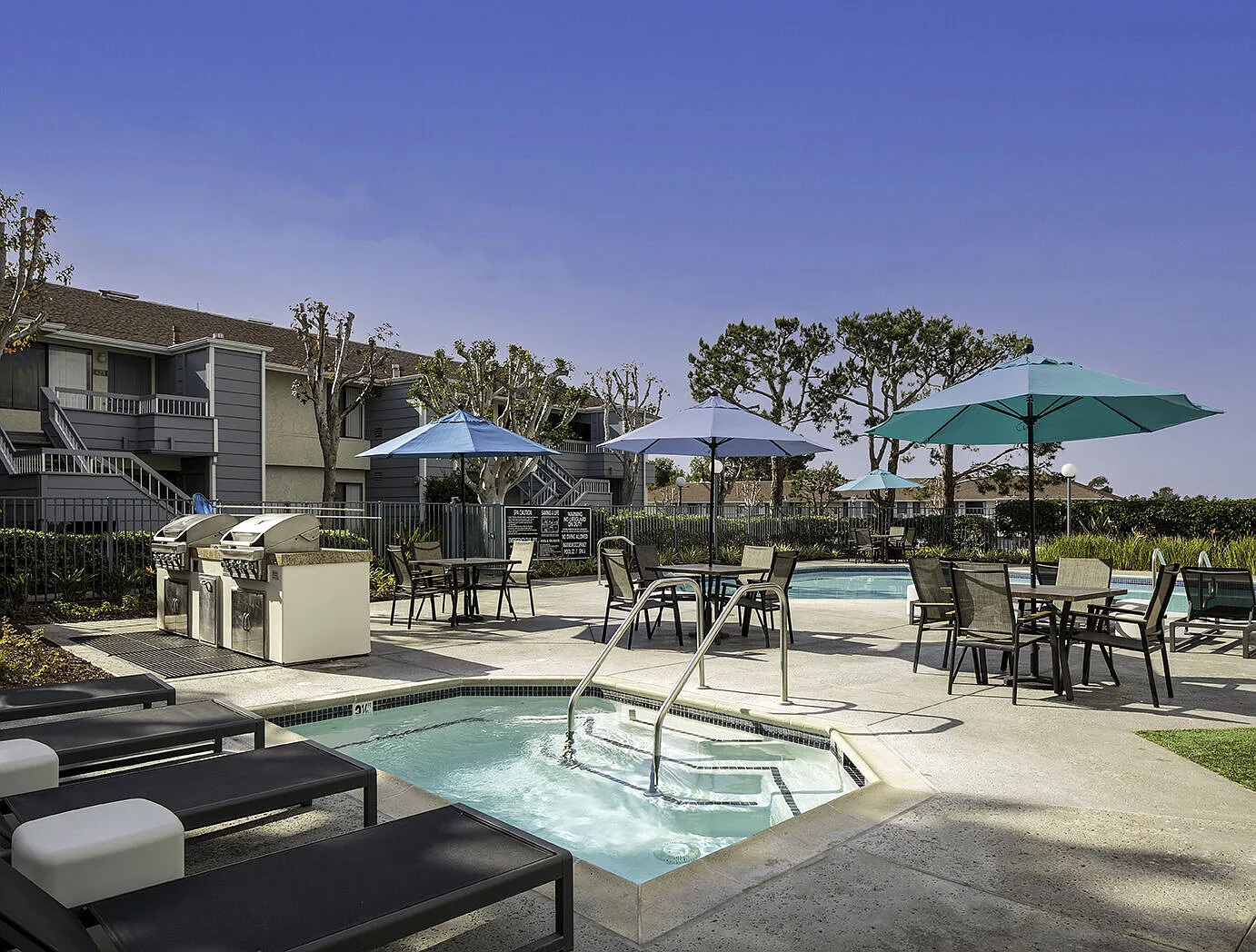 Pacific Pointe Apartments — Photo 3