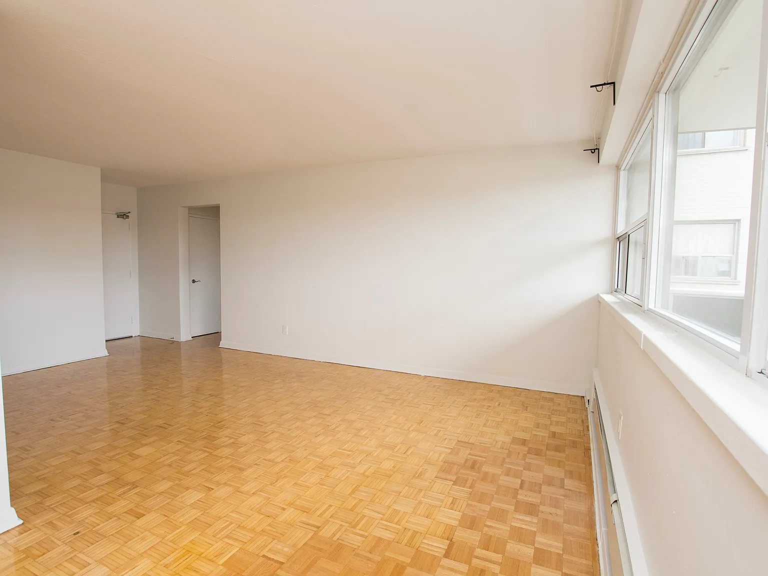 50 Thorncliffe Park Apartments — Photo 4