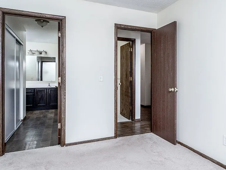 Nicollet Woods Apartments — Photo 15
