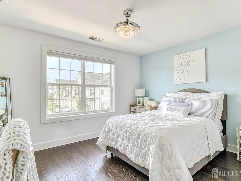 1529 Paxton Ln — Photo 16