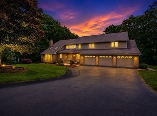 27 Lady Slipper Cir, Westfield, MA 01085