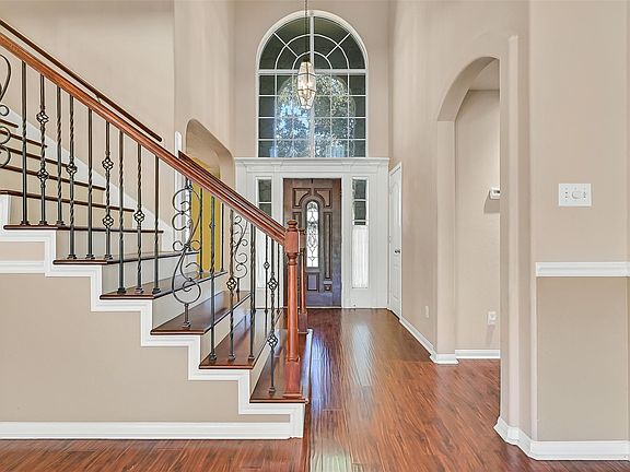 3rd image of 2333 Acadiana Ln