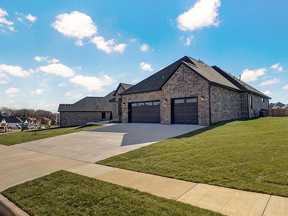 3rd image of 2079 N Silver Charm Avenue