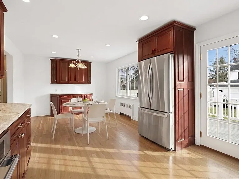 59 Shelley Ave — Photo 8