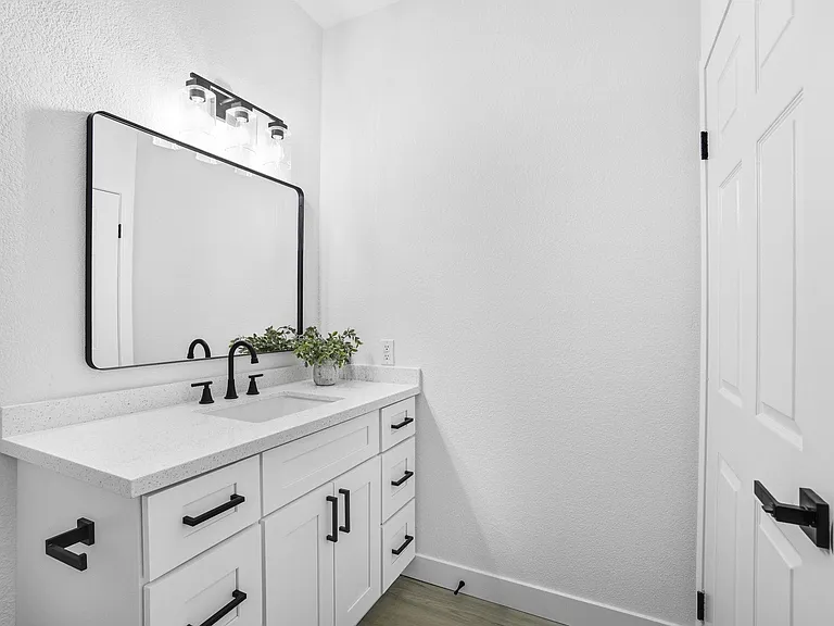 Private full bathroom