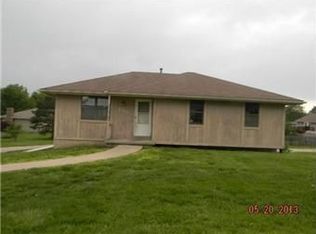 405 S Johnson St, Odessa, MO 64076
