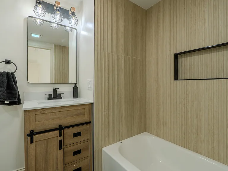 2149 Larch St — Photo 17