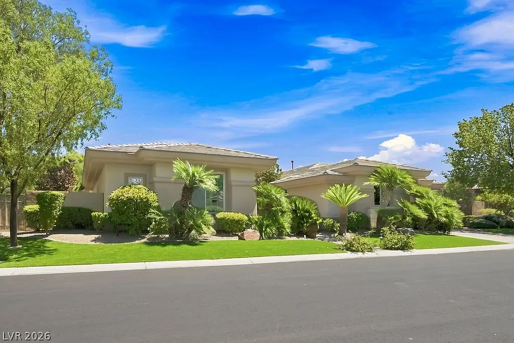 5 bed, 4.5 bath, 3942 sqft, $5,700 — Photo 4