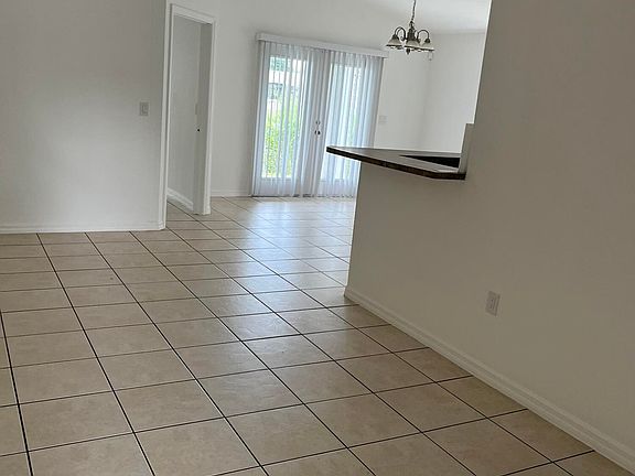4th image of 3049 SE 38th Avenue