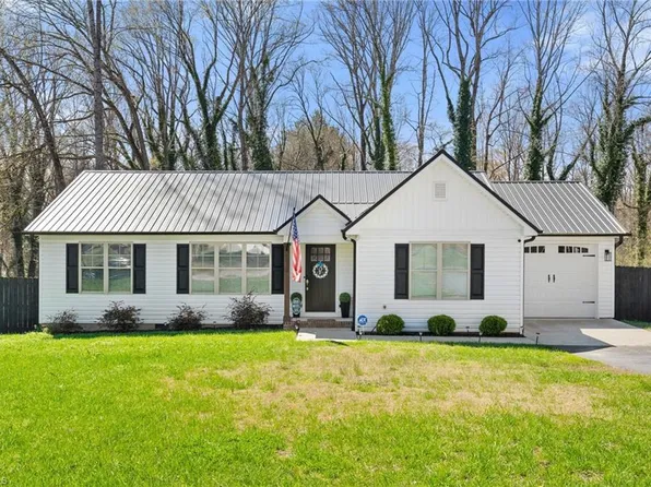 2512 Caudle St, Germanton, NC 27019
