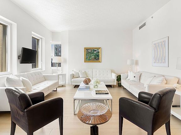 2nd image of 70 W 45th St Penthouse 1