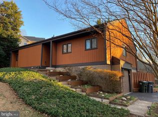 6111 Lee Brooke Pl, Springfield, VA 22152