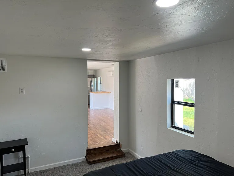 2015 NW 18th St #1/2 — Photo 10