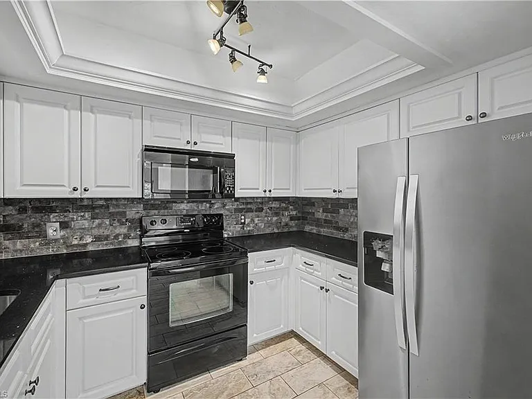 908 Augusta Blvd #A-907 — Photo 9