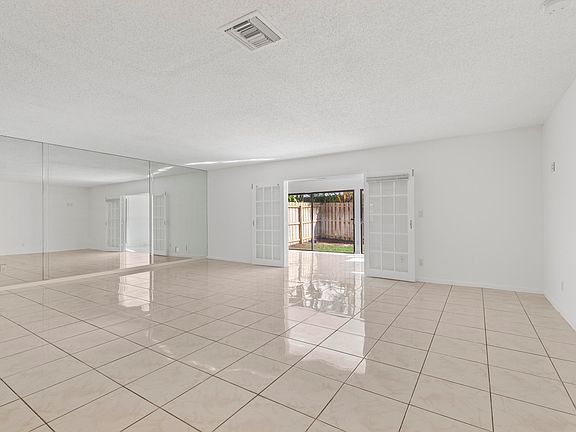 4th image of 11927 Suellen Circle