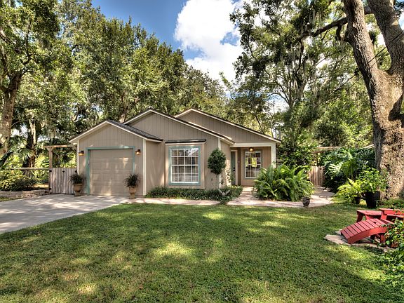 2nd image of 3815 Vine Ln