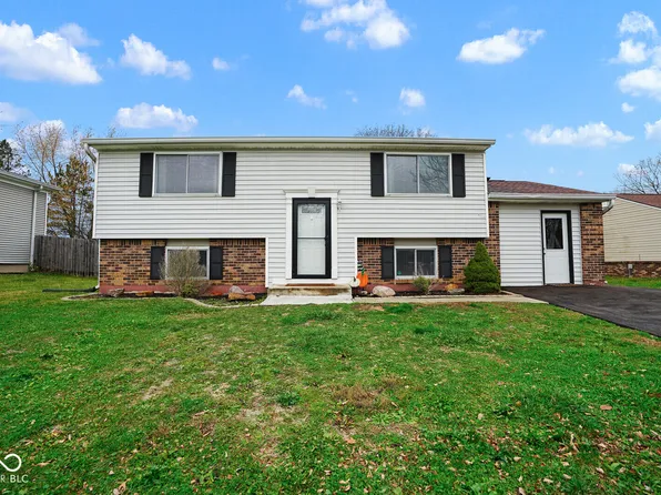 7715 Inverness Dr, Indianapolis, IN 46237