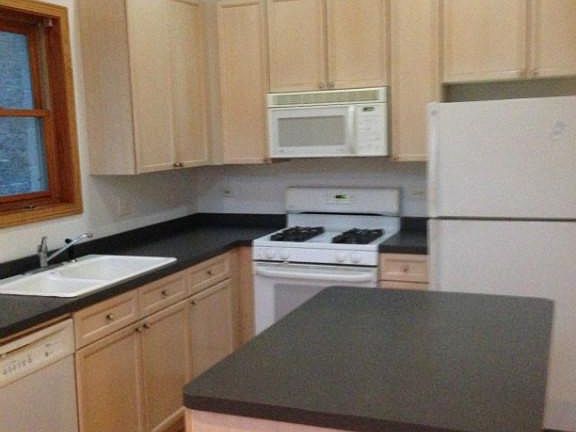 2nd image of 2714 N Wayne Ave #3J