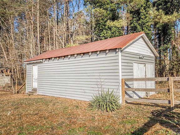 5th image of 4912 Powhatan Trl