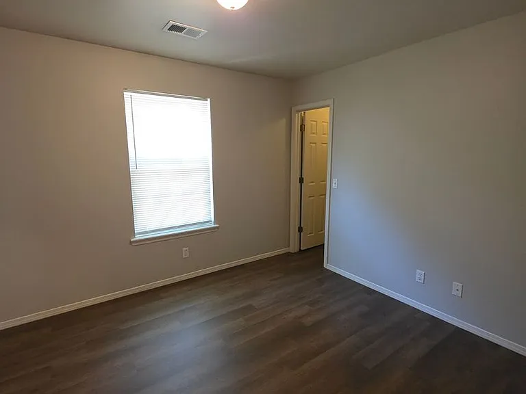 106 Willow Creek Dr — Photo 14