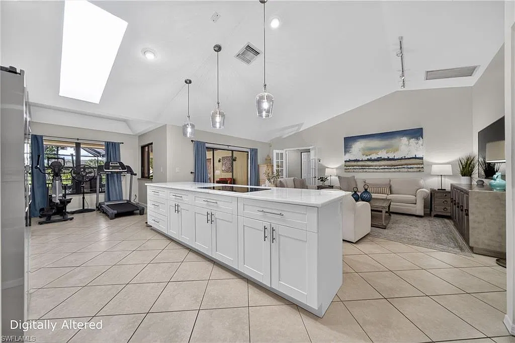 4 bed, 3.0 bath, 2842 sqft, $12,000 — Photo 4