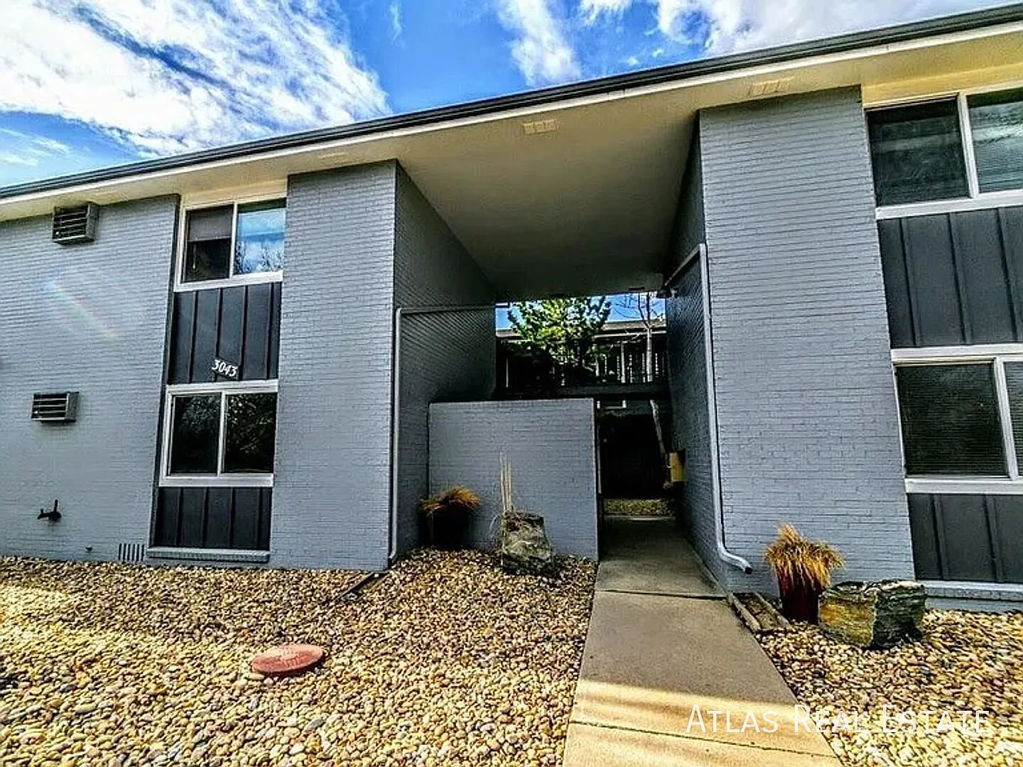Spacious Ground level 2bd/1ba in Longmont, CO — Photo 2