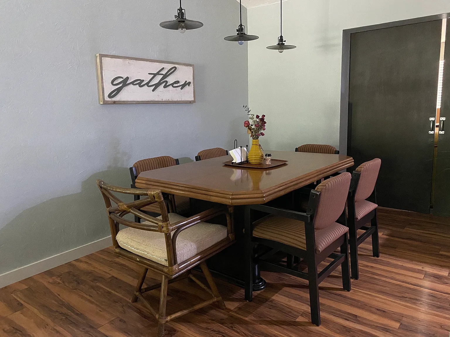 2 bed, 1025 sqft, $2,300 — Photo 4