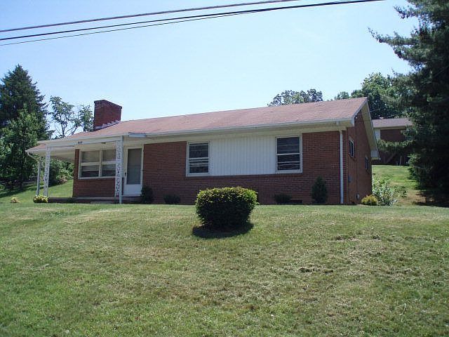 2nd image of 909 Belmore Ave