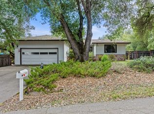 1430 Meadow Dr, Ukiah, CA 95482