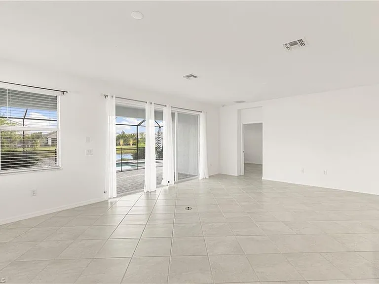 2525 Kona Way — Photo 6