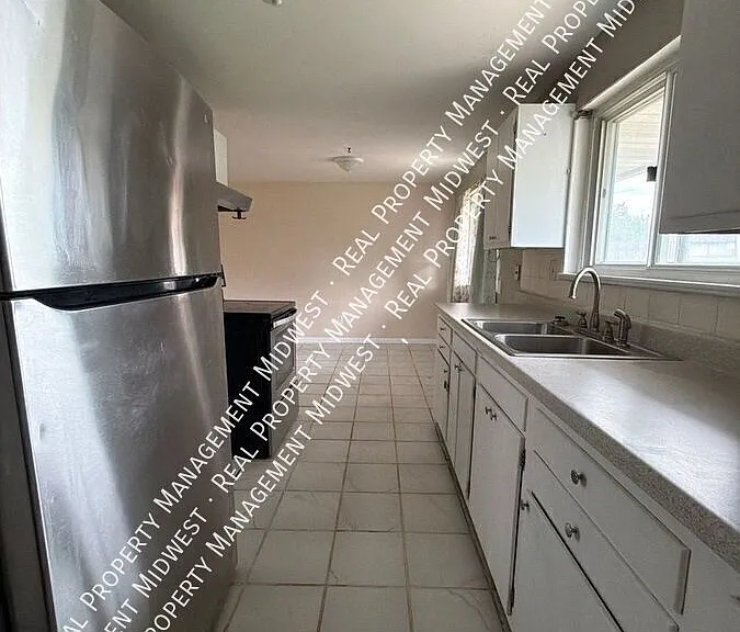 5885 Craftmore Dr — Photo 2