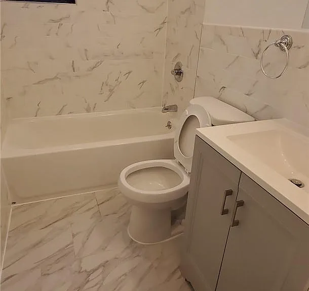 254 Martine Ave #1C — Photo 4