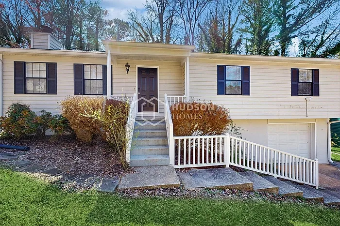 311 Wiley Ct SW — Photo 2