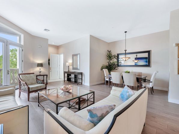 375 5th Ave S APT 305