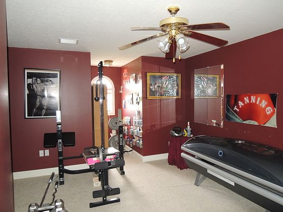 5th image of 141 Amanda Dr