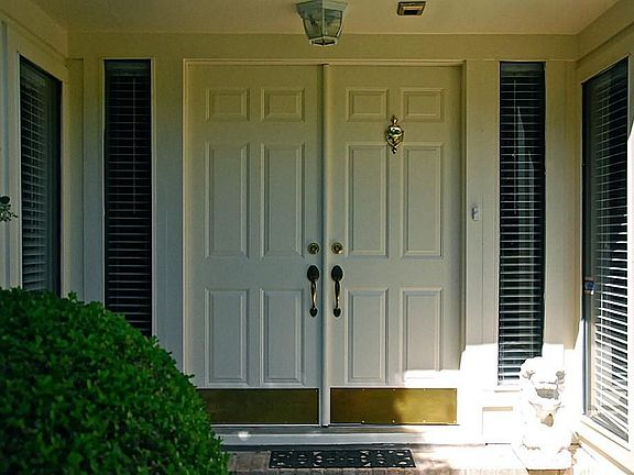 2nd image of 3046 Golden Hills Ln