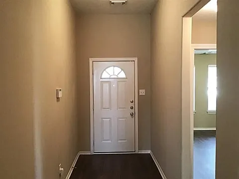 3 bed, 1736 sqft, $1,750 — Photo 2