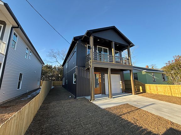 3rd image of 2018 Riverview Ave