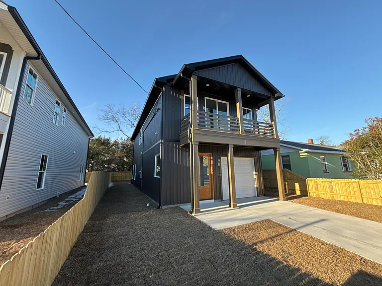 2018 Riverview Ave — Photo 3